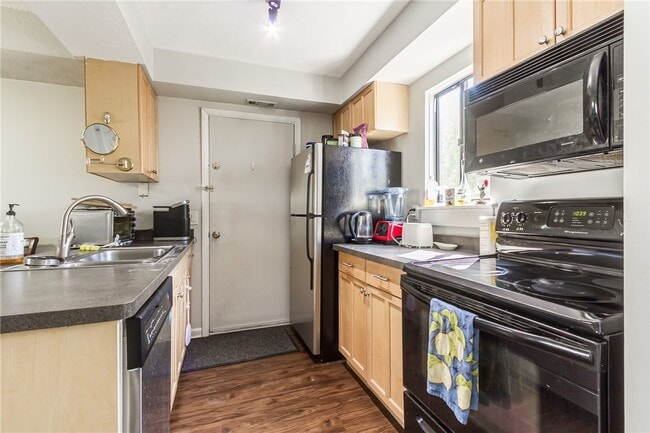 Building Photo - 644 Eastbrooke Ln