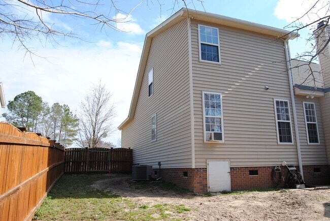 Building Photo - Wonderful Home in the Willow Lakes Community!