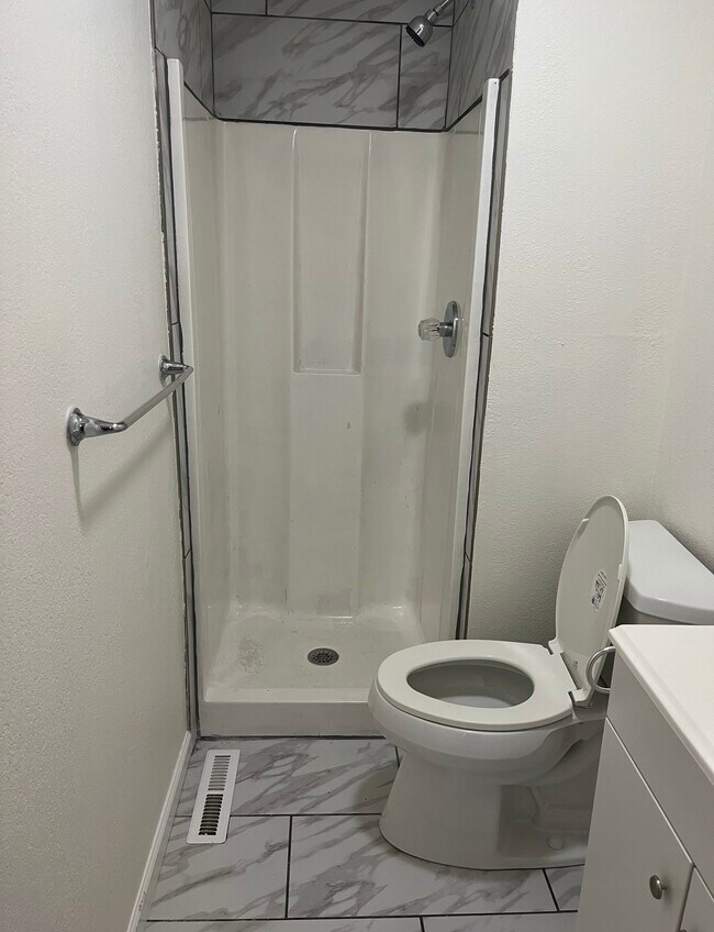 Building Photo - 1704 NE Balboa St