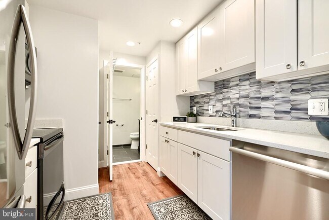 Building Photo - 28 Allegheny Ave