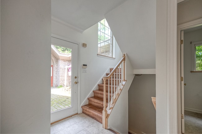 Building Photo - Fox Chapel Luxury Townhome, 4 Bedrooms, 3.5 Bathrooms, 3 Care Garage, Finished Basement.
