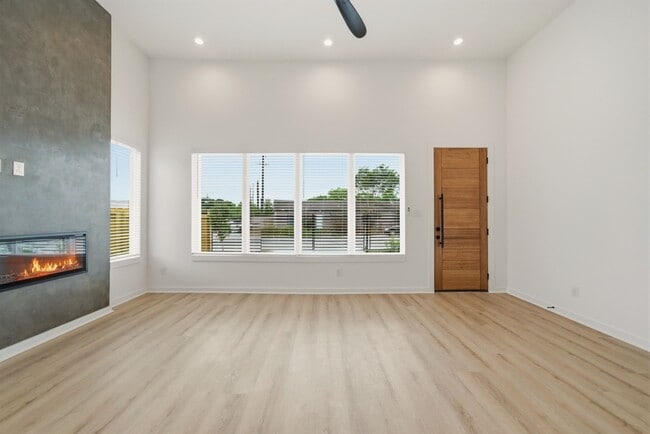 Building Photo - 8205 Calhoun Rd