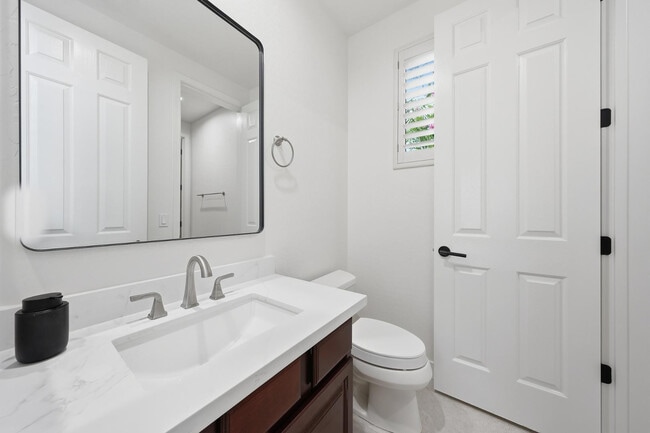 Building Photo - 6570 S Bogle Ave