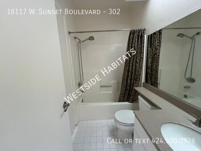 Building Photo - 16117 W Sunset Blvd