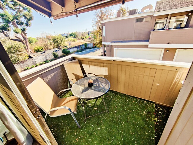 Private balcony - 12621 Ralston Ave