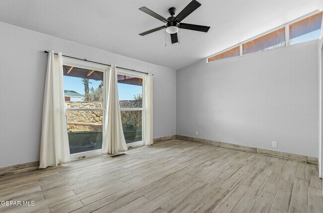 Building Photo - 2801 Polk Ave