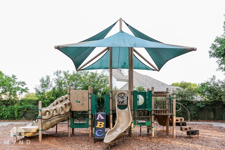 Building Photo - 2511 Mallory Hills Rd