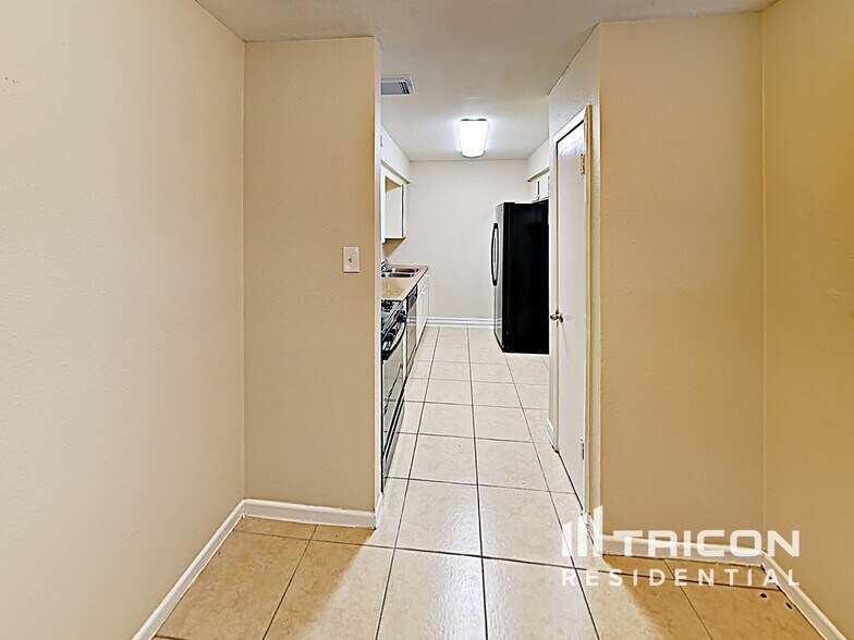 Building Photo - 11054 Spottswood Dr
