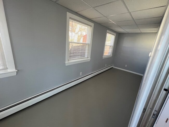 Building Photo - 24 Ewell Ave