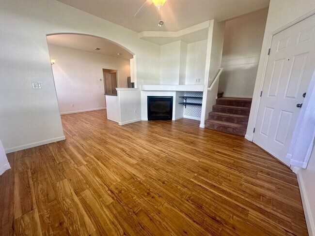 Building Photo - 6345 Chardonnay St