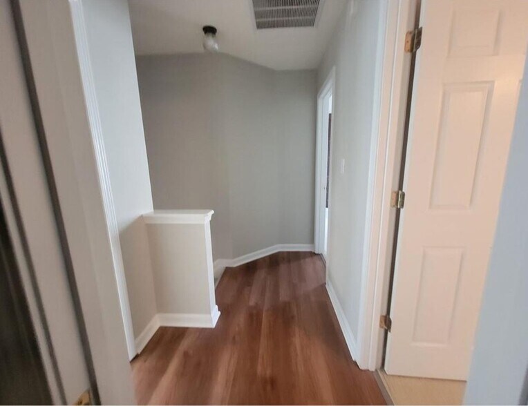 Building Photo - 3007 Kentmere Dr