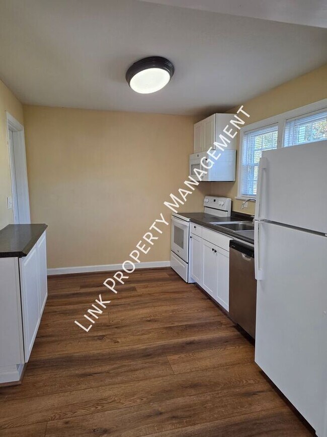 Building Photo - 129 N Moore Rd