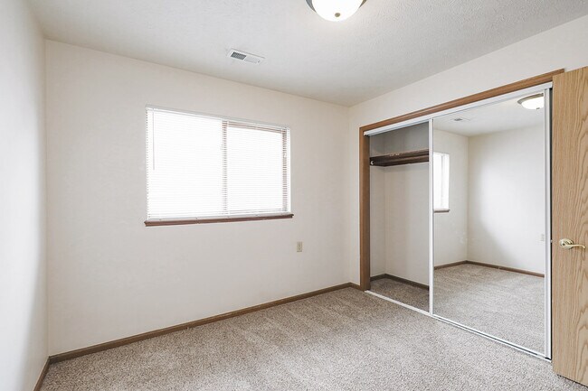 Building Photo - 3421 Portia St