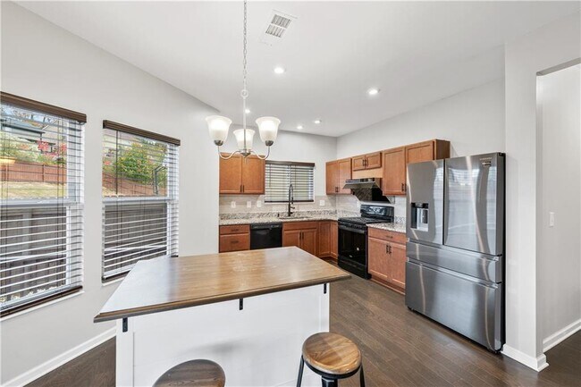 Building Photo - 1586 Garden View Dr