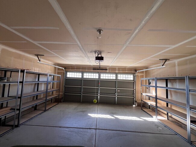 Building Photo - Charming 3/2/2 Home in Gardnerville *MUST SEE*