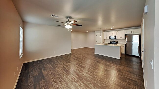 Building Photo - 2 Bedroom 2 Bath Duplex Close To Tinker AFB