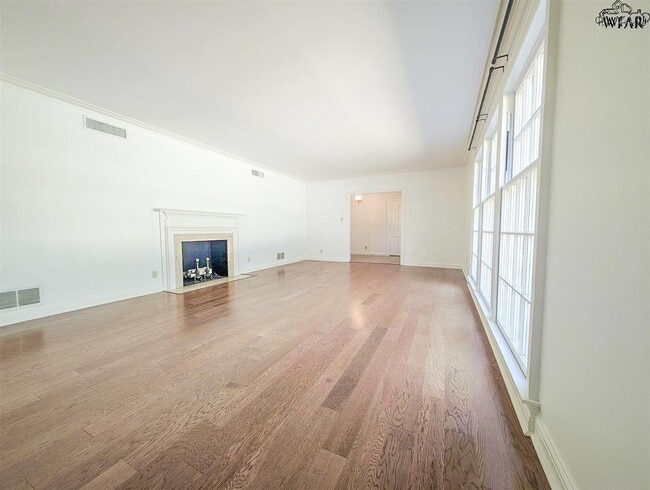 Building Photo - 2101 Berkeley Dr