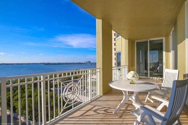 Building Photo - 5310 N Ocean Dr