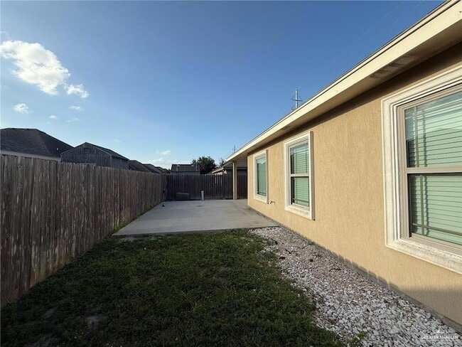 Building Photo - 2315 N Ruby St