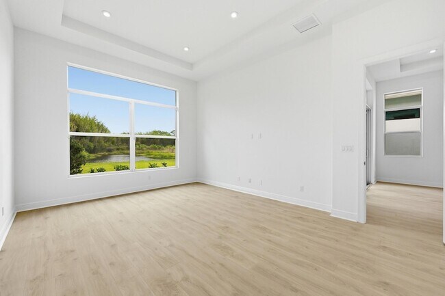 Building Photo - 140 SE Via Tirso