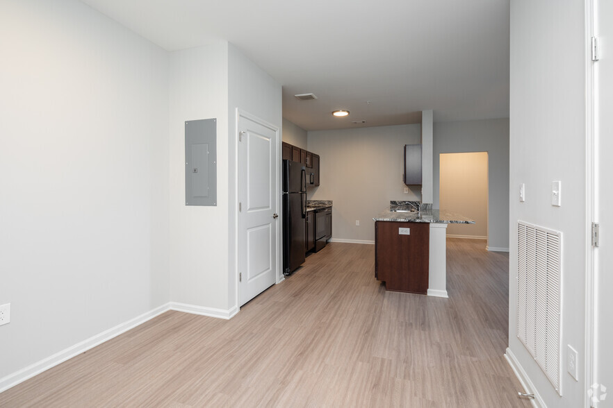 2BR, 2BA - 1,072SF - Entrance - BUFFALO TRAIL APARTMENTS