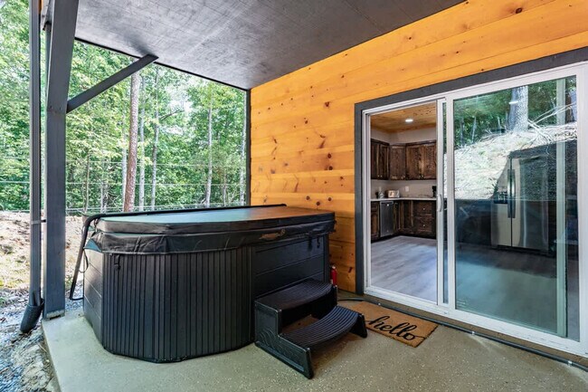 Building Photo - 43 Medina Ct