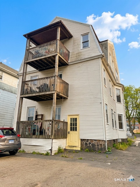 Building Photo - 341 Stanley St