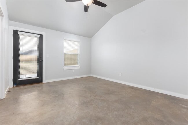 Building Photo - 13324 Springcreek Dr