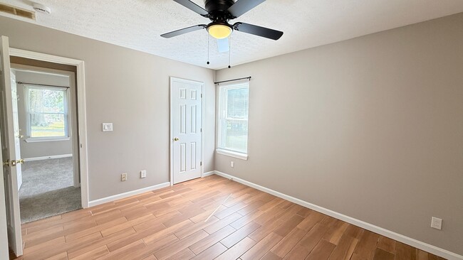 Building Photo - 2401 Mona Vista Ct
