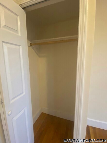 Building Photo - 38 Bond St