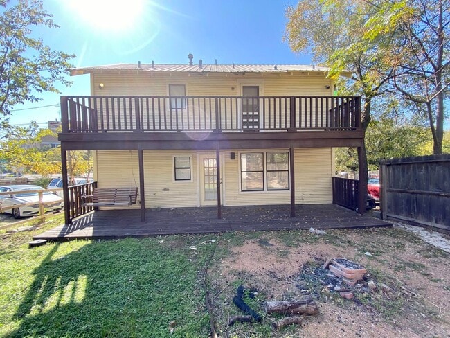 Building Photo - 30th-407 E