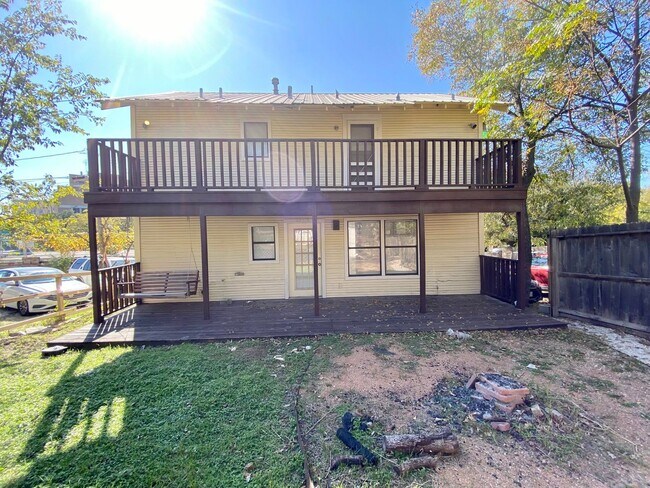 Building Photo - 407 E 30th St