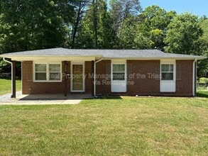 Building Photo - 5208 Larkspur Dr