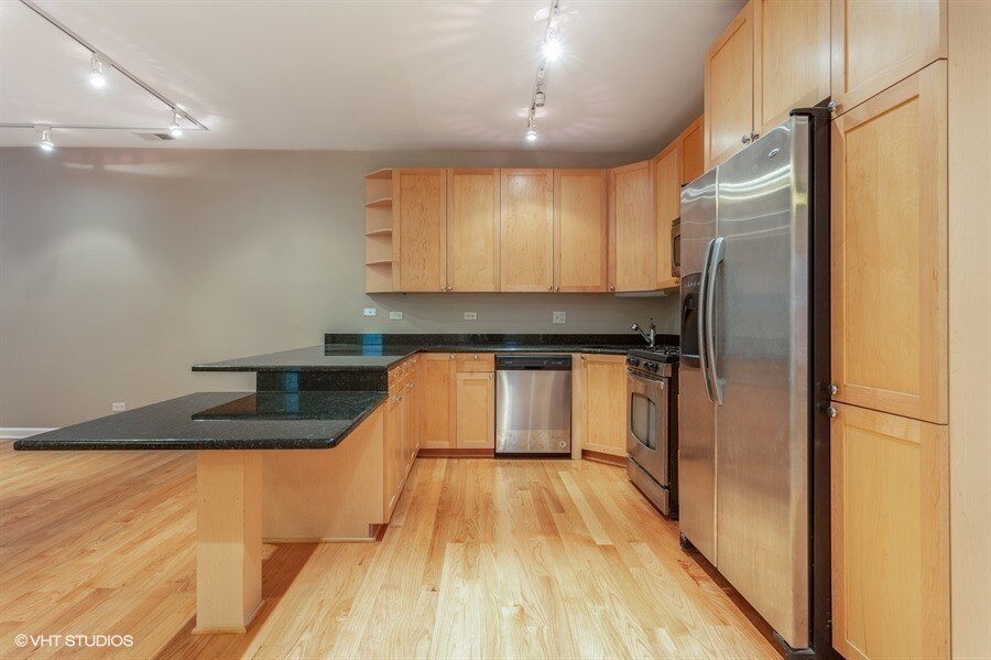 Building Photo - 845 E 52nd St