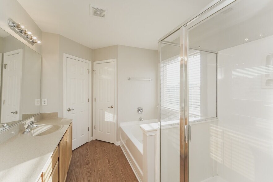 Building Photo - 11421 Callahan Mill Dr