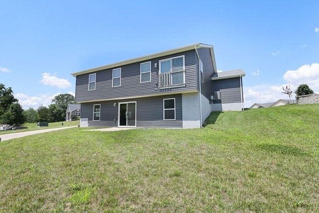 Building Photo - BRAND NEW 3Bed/2Bath Ranch 3 Car Garage