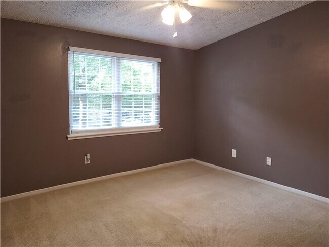 Building Photo - 6822 Glenridge Dr