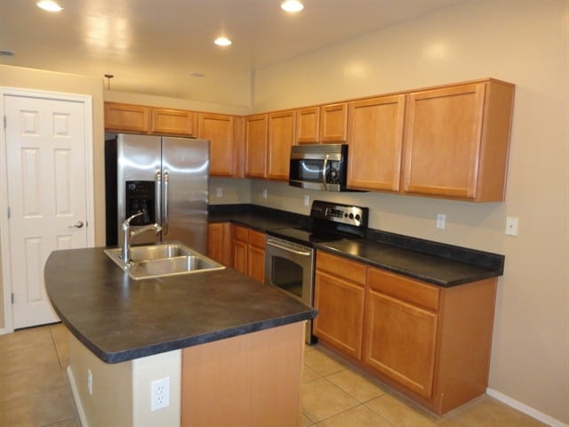 Building Photo - 45115 W Desert Cedars Ln
