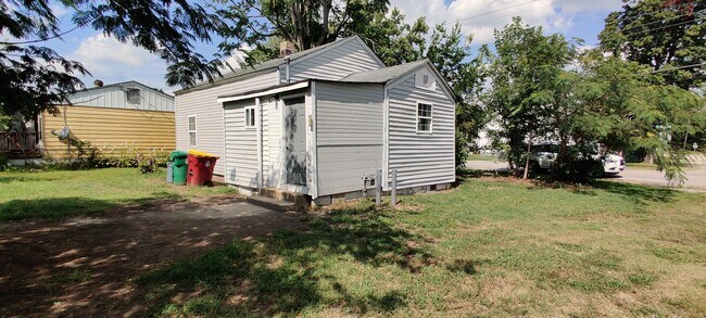 Building Photo - 3 bedroom home in Petersburg