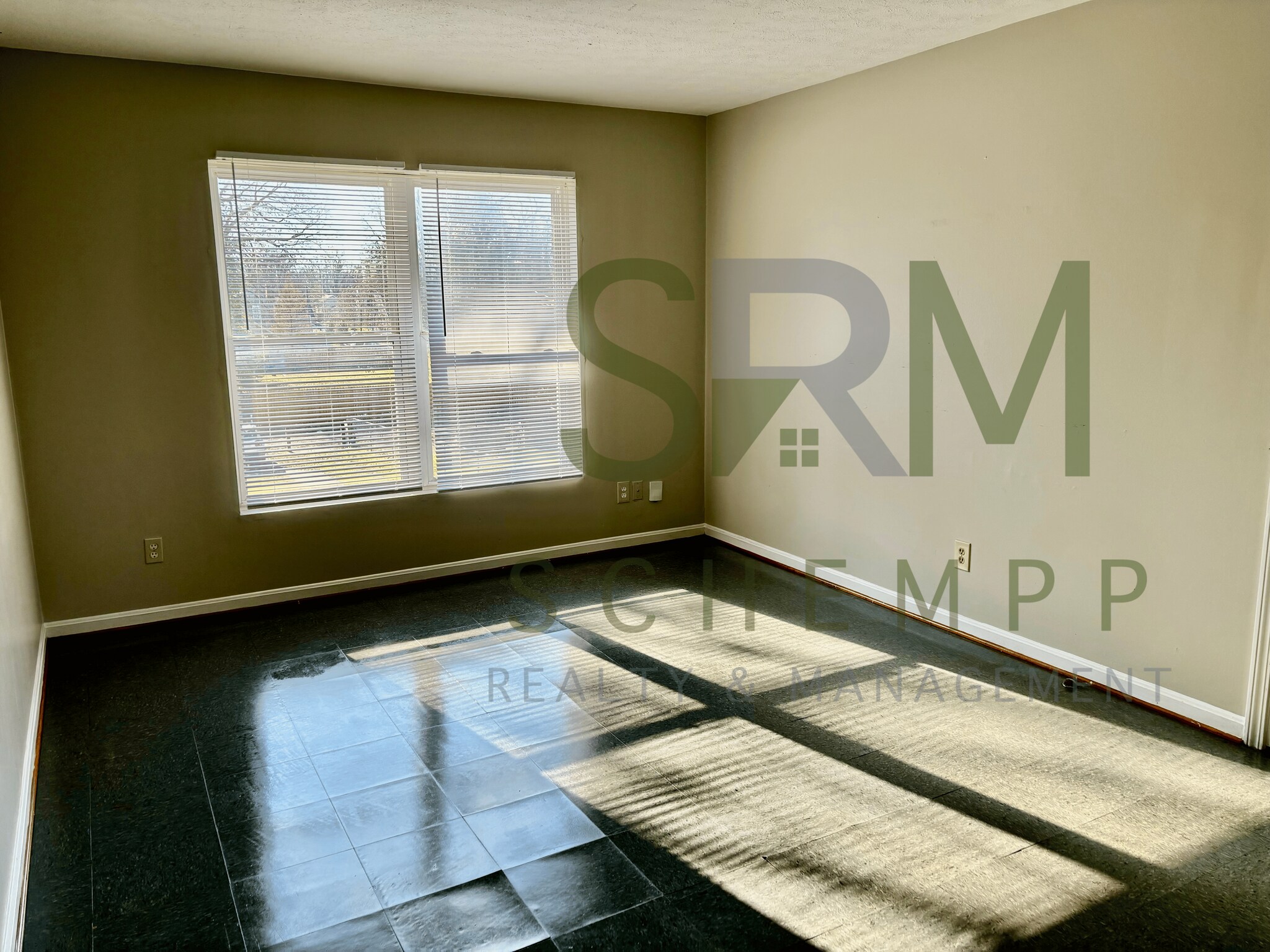 Building Photo - 2614 W Jefferson St