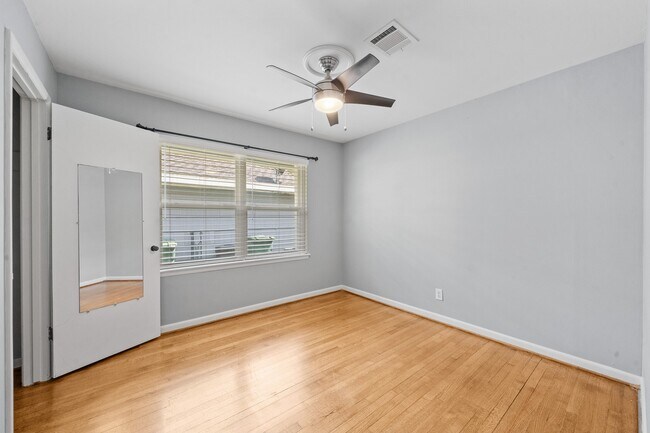 Building Photo - 6031 Moonmist Dr