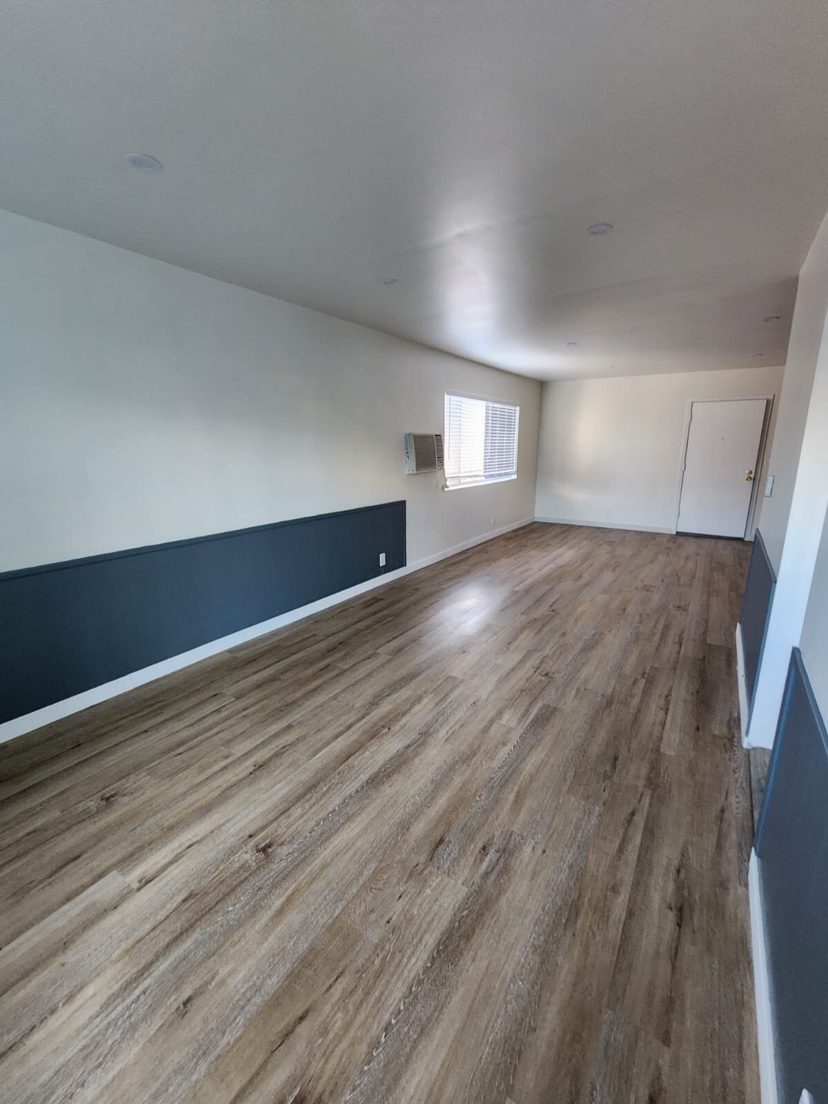 Building Photo - 1414 S Orange Grove Ave