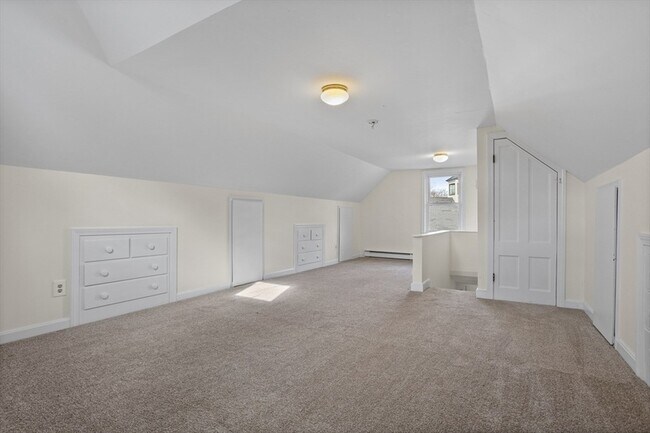 Building Photo - 294 Great Rd