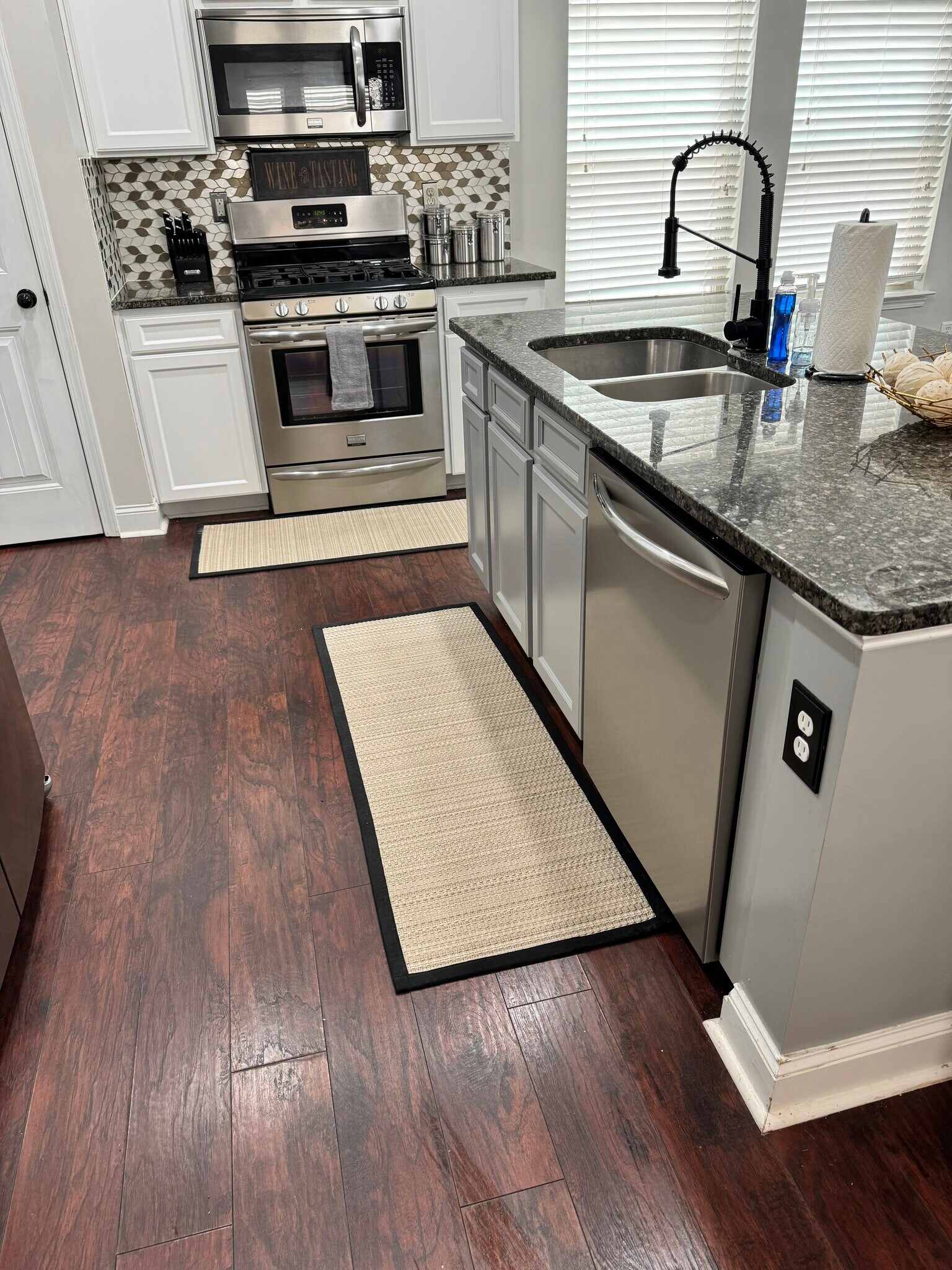 Kitchen - 4995 Jack Dr