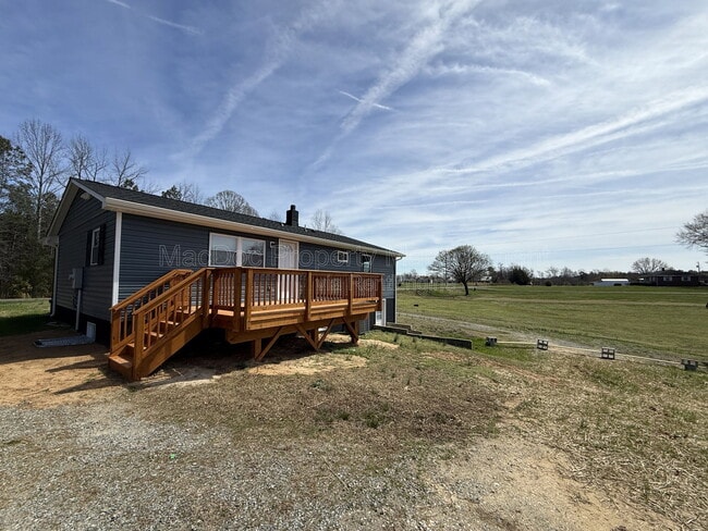 Building Photo - 13428 Ladysmith Rd