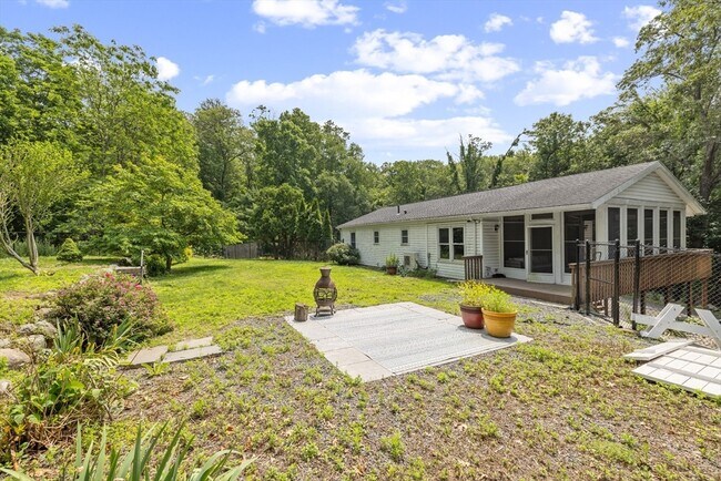 Building Photo - 322 Sibley Rd