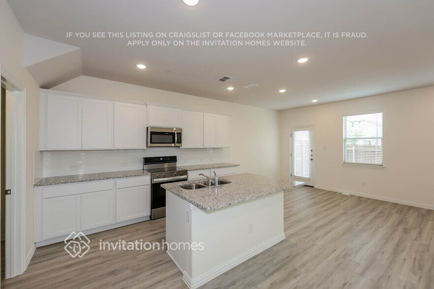 Building Photo - 751 Bonnet Trl