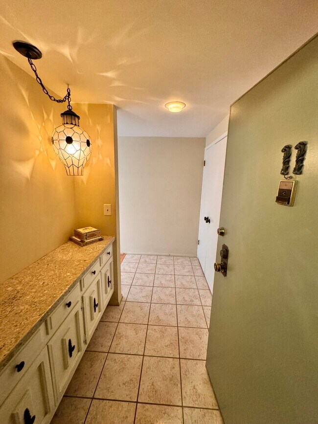 Entry hall - 2910 S Peck Ave