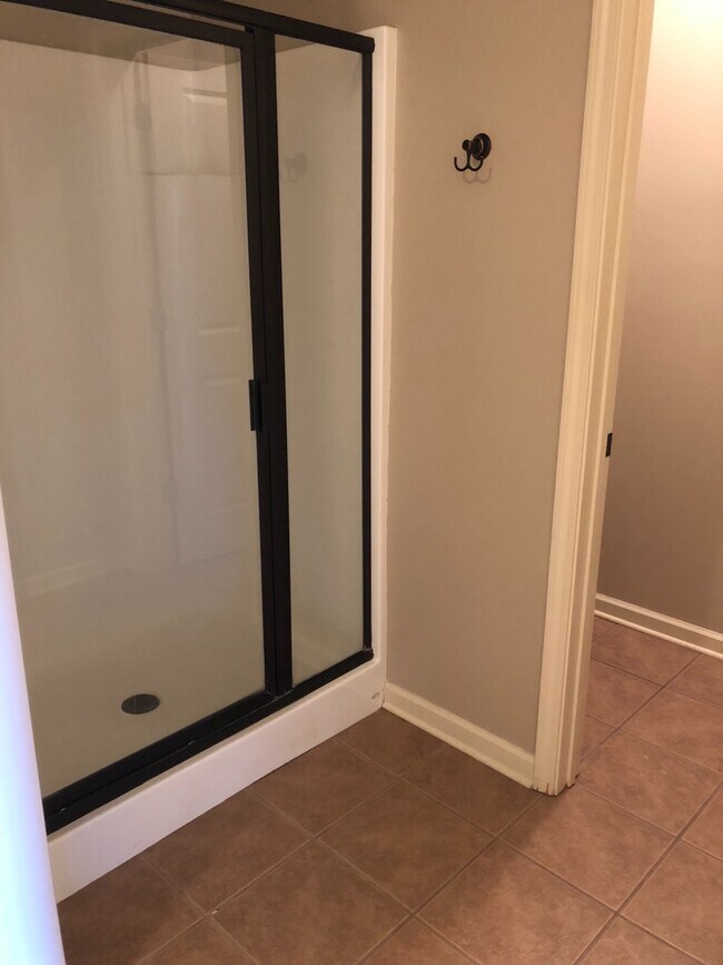 Building Photo - Townhome For Rent in Edenton Subdivision! ...