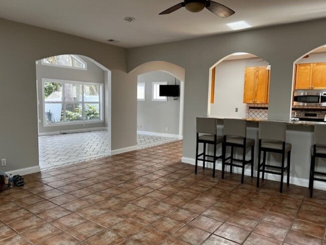 Building Photo - Bermuda Pointe